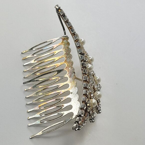 Pearl and Crystal Mini Tiara - Picture 4 of 11